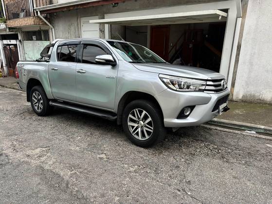 TOYOTA HILUX 2.8 SRX 4X4 CD 16V DIESEL 4P AUTOMÁTICO